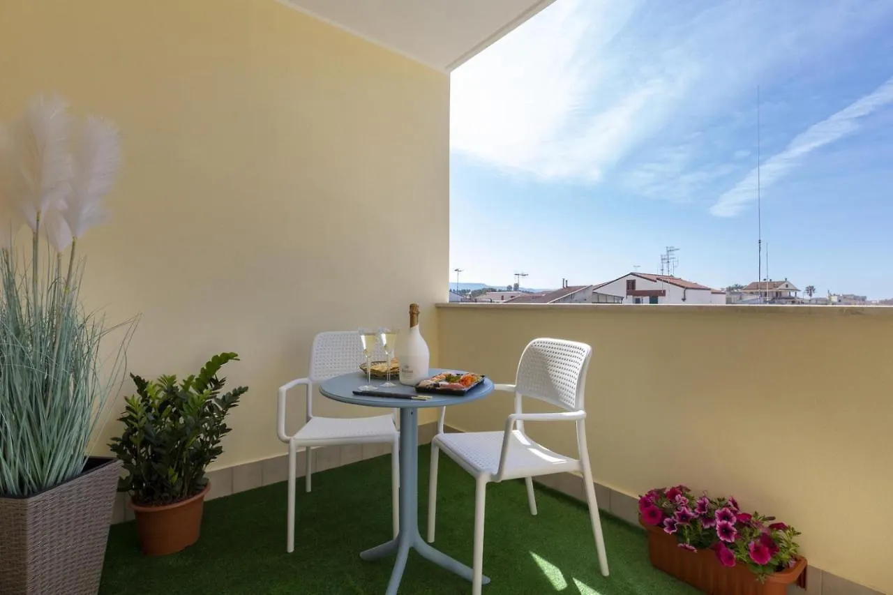 אלגהרו Skyfive Water Apartment 0*,  איטליה
