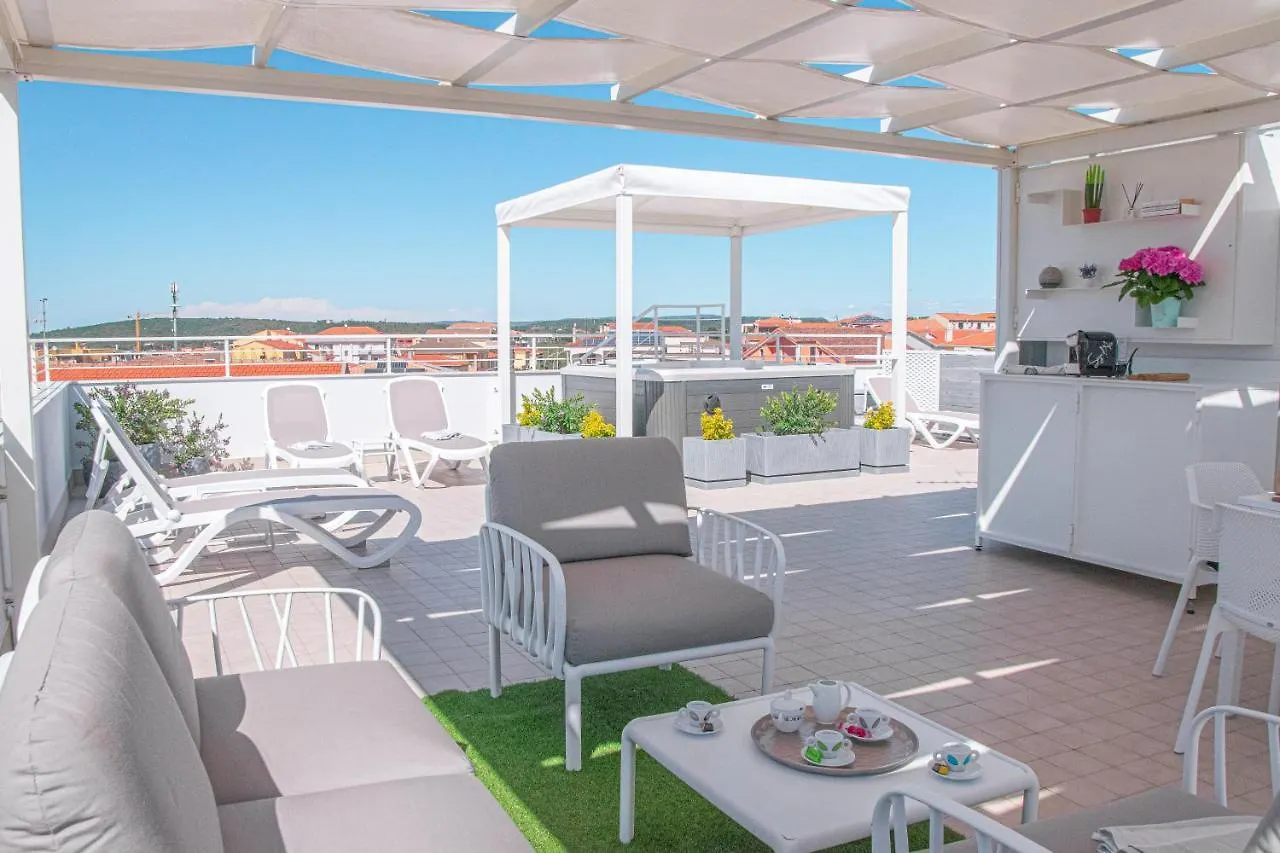 אלגהרו Skyfive Water Apartment