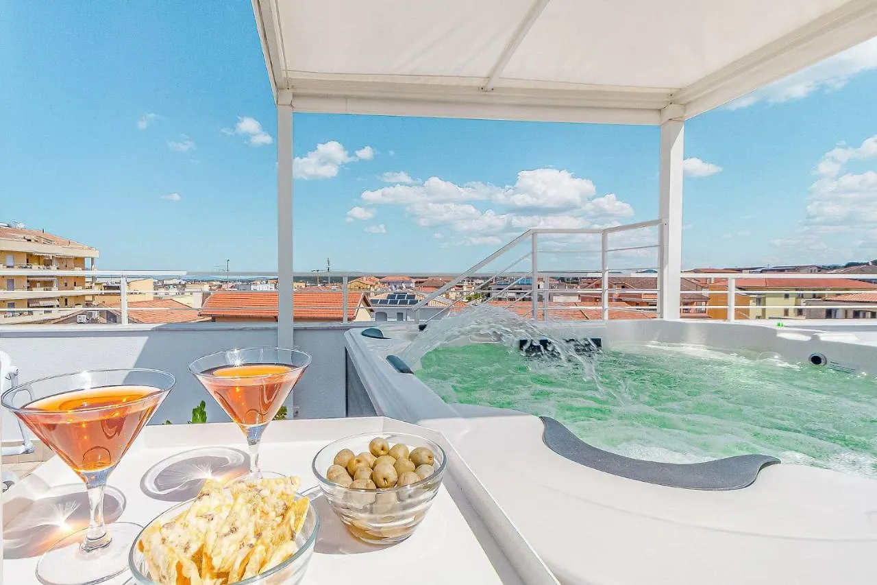הקונטקטים של Skyfive Water Apartment